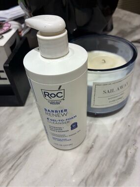 RoC Barrier Renew Gel-to-Foam Cleanser - White